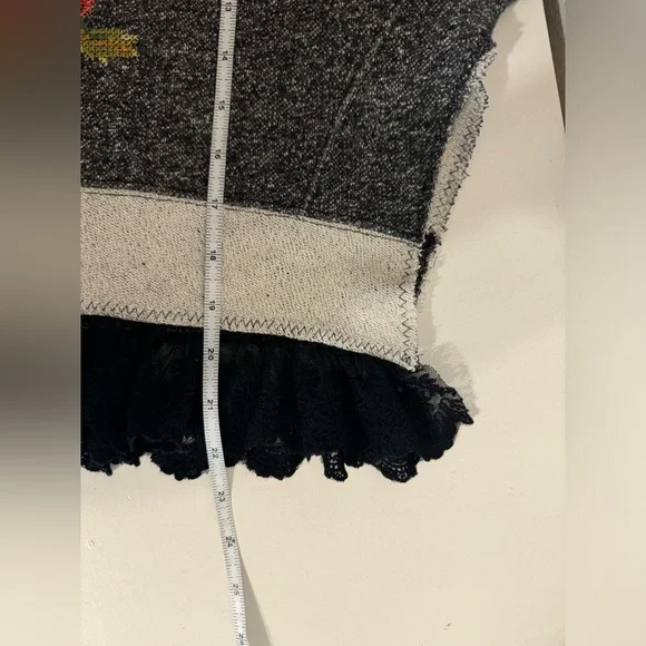 Ivy Jane Knit Floral Cross Stitch Sweater Cropped Short Gray Black Lace Medium - Picture 10 of 10